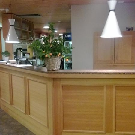 Juthbacka Hotell Uusikaarlepyy Buitenkant foto