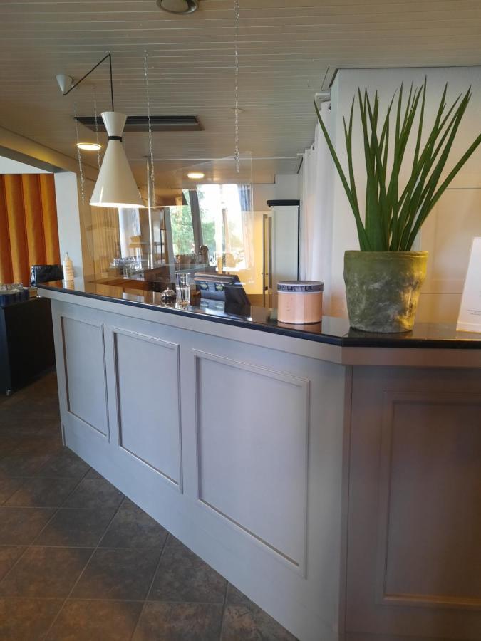 Juthbacka Hotell Uusikaarlepyy Buitenkant foto