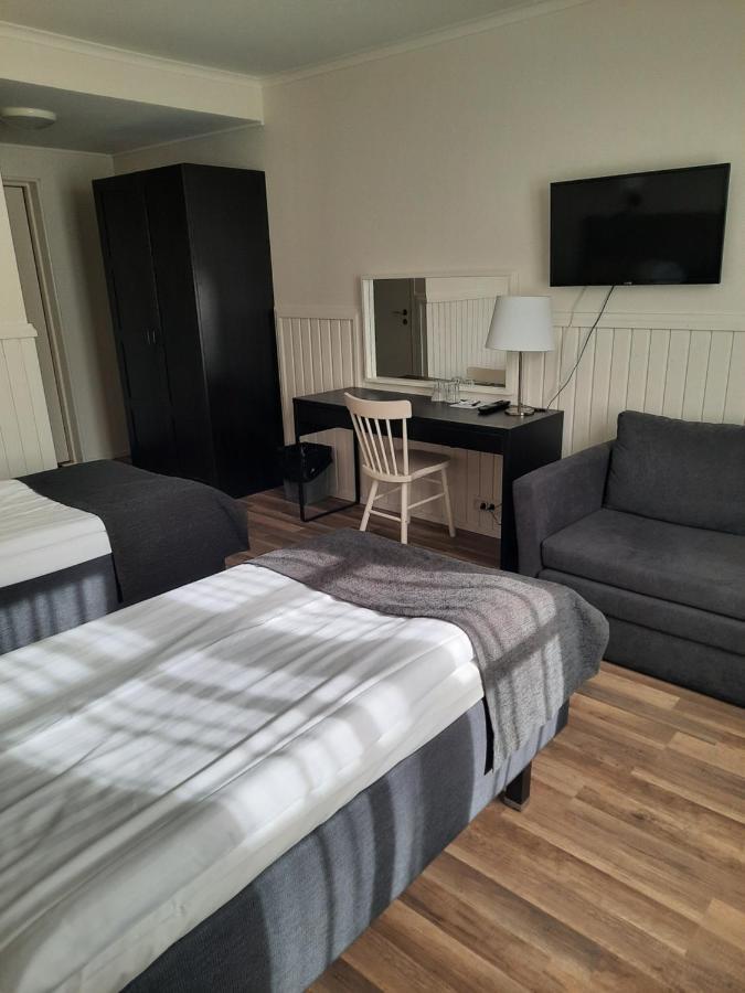 Juthbacka Hotell Uusikaarlepyy Buitenkant foto