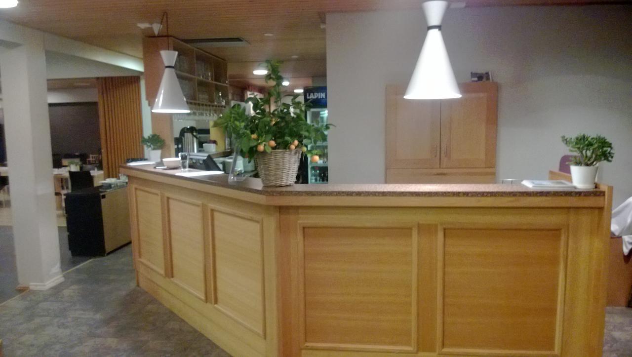 Juthbacka Hotell Uusikaarlepyy Buitenkant foto